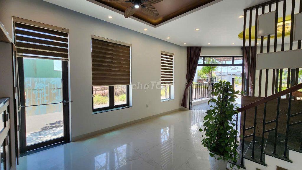 Chào bán căn nhà 2 mặt tiền đẹp 3 tầng khu TDC La Bông