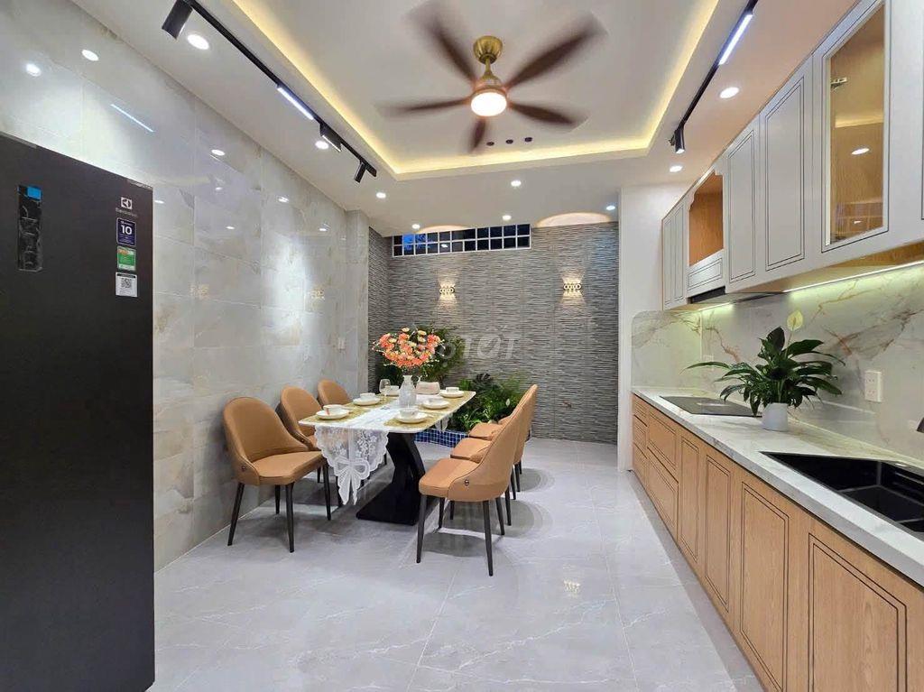 🔥Nhà 3 TẦNG 3 MÊ MỚI KIỆT HUỲNH NGỌC HUỆ CÓ SÂN XE RỘNG