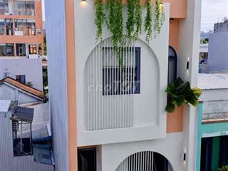 🔥NHÀ VILAA CÓ HỒ BƠI MẶT TIỀN 5M5 GẦN BIỂN DULNT