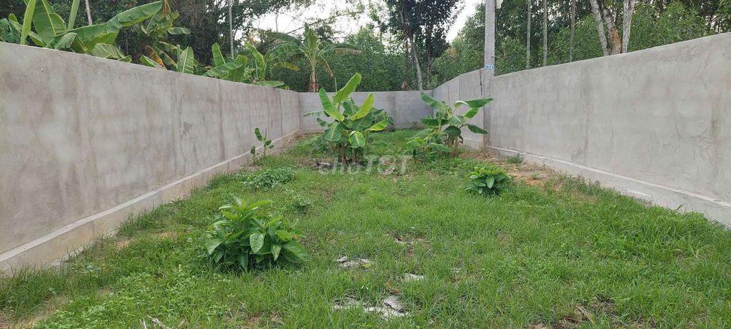 Đất view sông 2 mặt kiệt, 142m2 có 120m2 đã rào lưới cổng ngõ