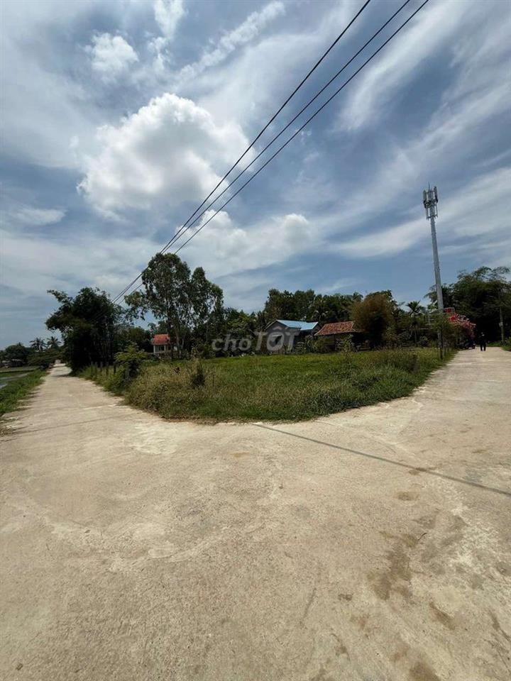Siêu phẩm view hồ và view cánh đồng 900m2 có 500m2 đất ở 2 mặt kiệt 