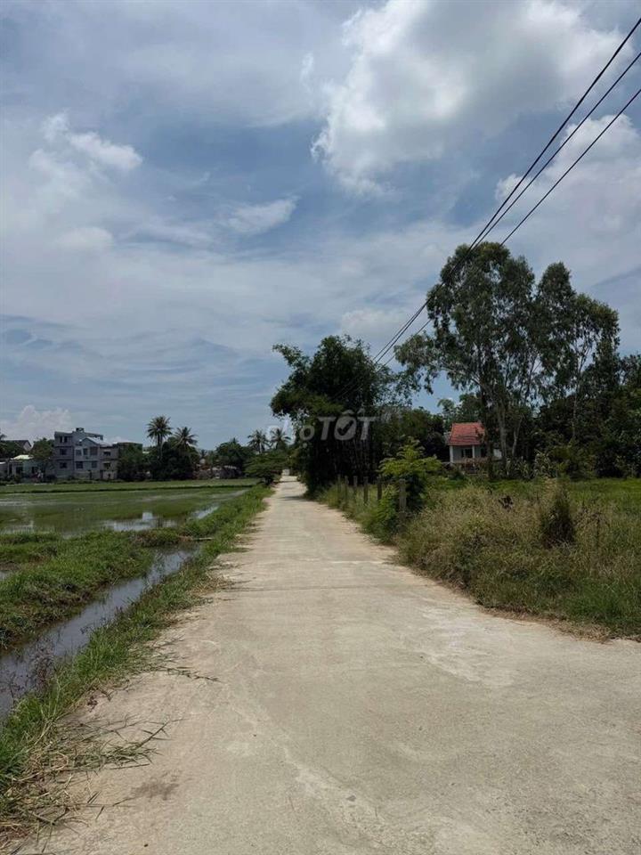 Siêu phẩm view hồ và view cánh đồng 900m2 có 500m2 đất ở 2 mặt kiệt 