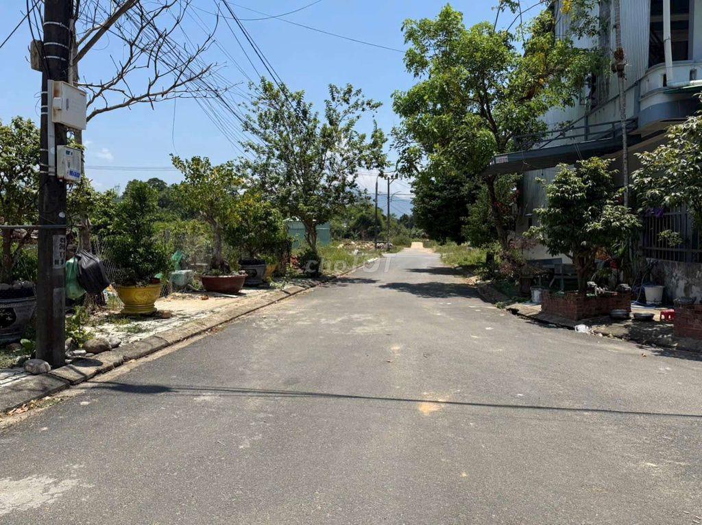 Bán lô góc vũ phạm hàm, 204m2 đất ở ngang 10,5m.giá sụp hầm