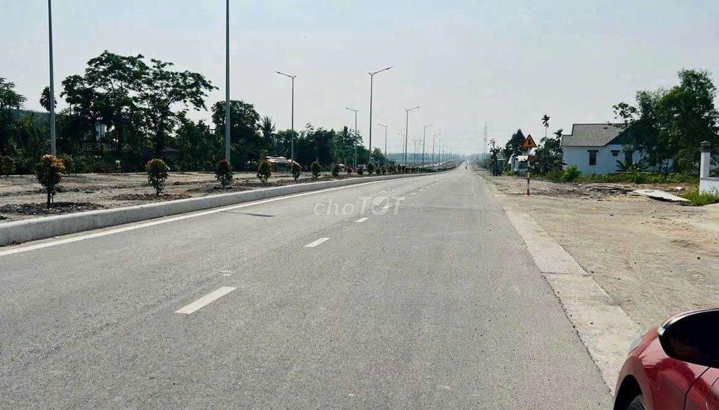 Đất gần nam kỳ khởi nghĩa chỉ 300m, 1600m2 có 120m2 đất ở.