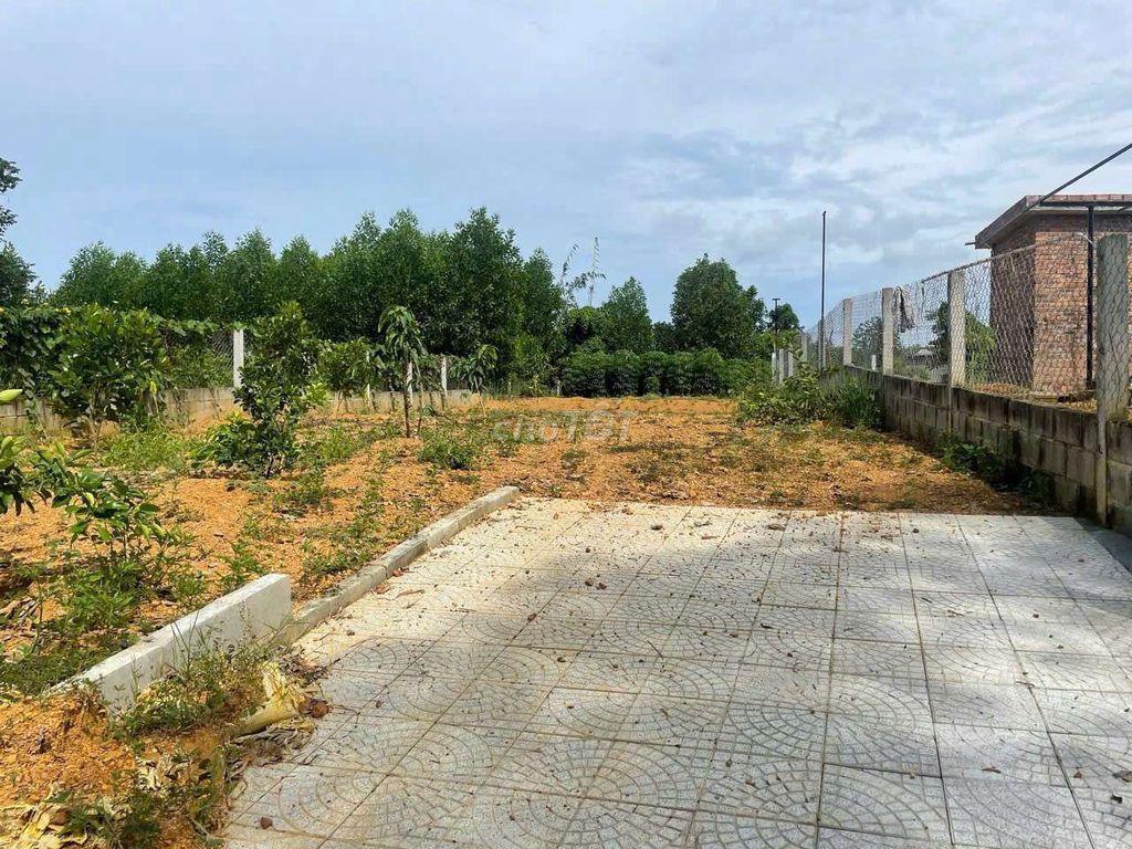 Đất xây nhà vườn gần đường vành đai, 300m2 có 150m2 đất ở ngang 10m.