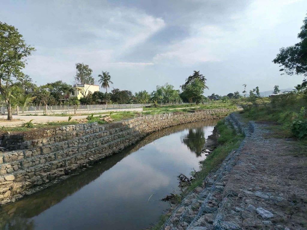 Đất trồng cây hằng năm 390m2 xã hòa vang, view suối phía sau