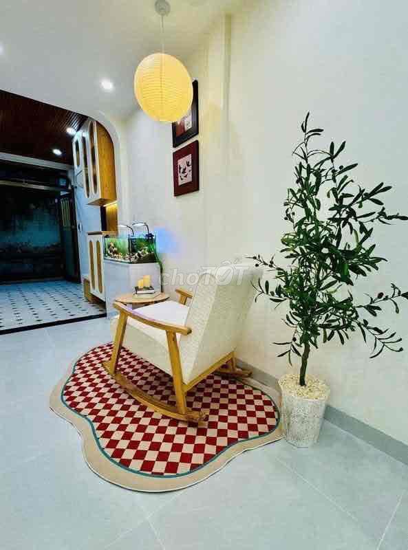 Mặt tiền Lê Văn Hiến nhà 2,5 tầng 130m2 - 10.5 tỷ kinh doanh đỉnh view