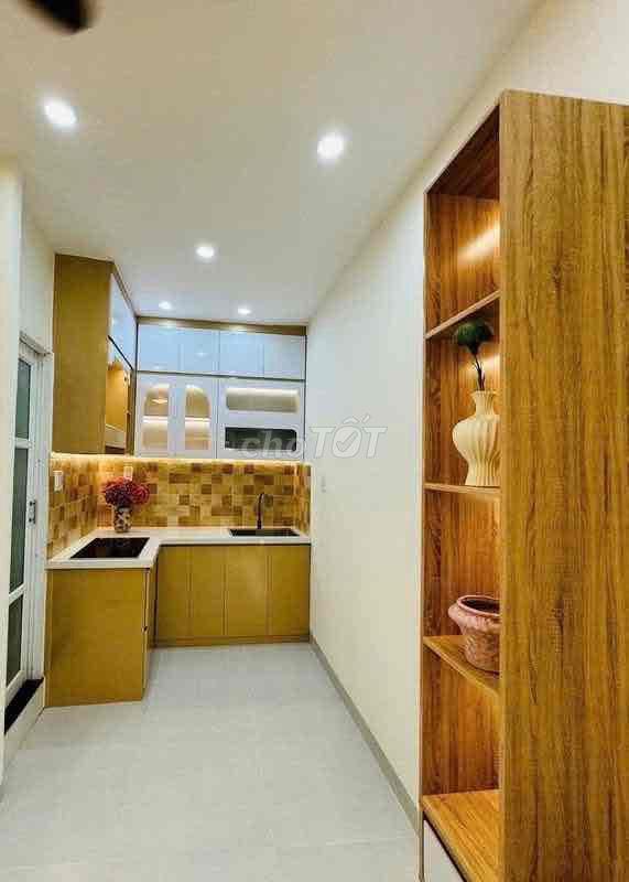 Mặt tiền Lê Văn Hiến nhà 2,5 tầng 130m2 - 10.5 tỷ kinh doanh đỉnh view