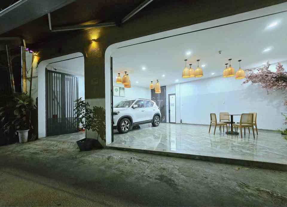 Gia đình cần bán nhà An Tư Công Chúa 5 tầng tạo dòng tiền 100 triệu