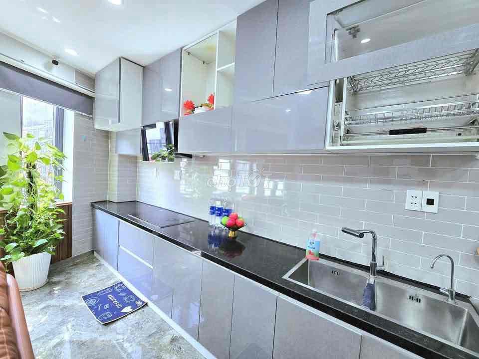 Gia đình cần bán nhà An Tư Công Chúa 5 tầng tạo dòng tiền 100 triệu