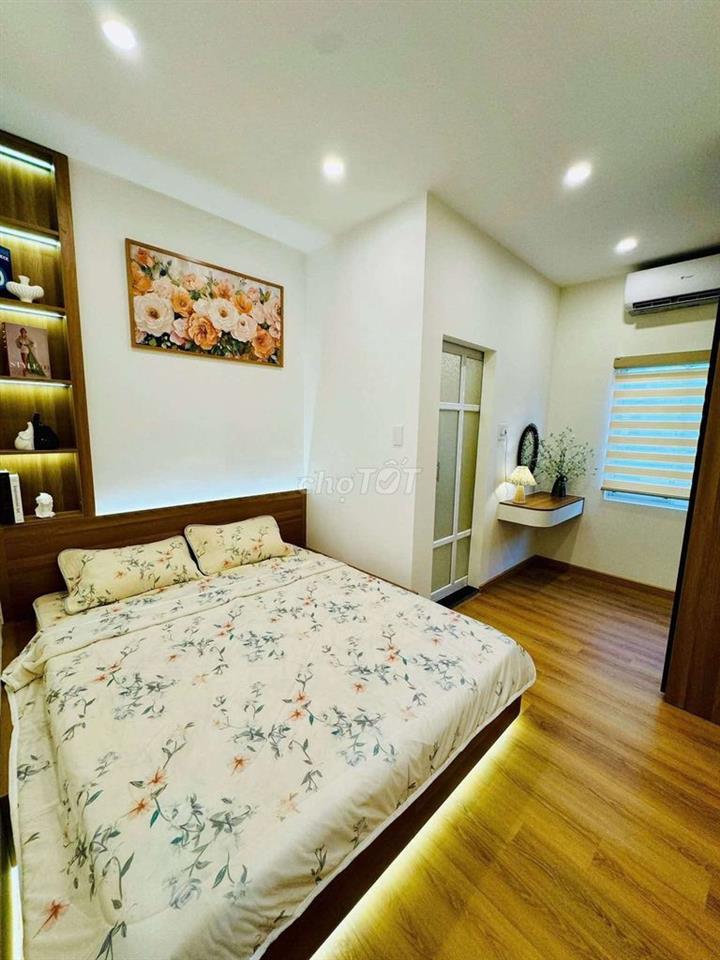 Nhà Full Nội Thất Trung Tâm Thành Phố Gần Biển