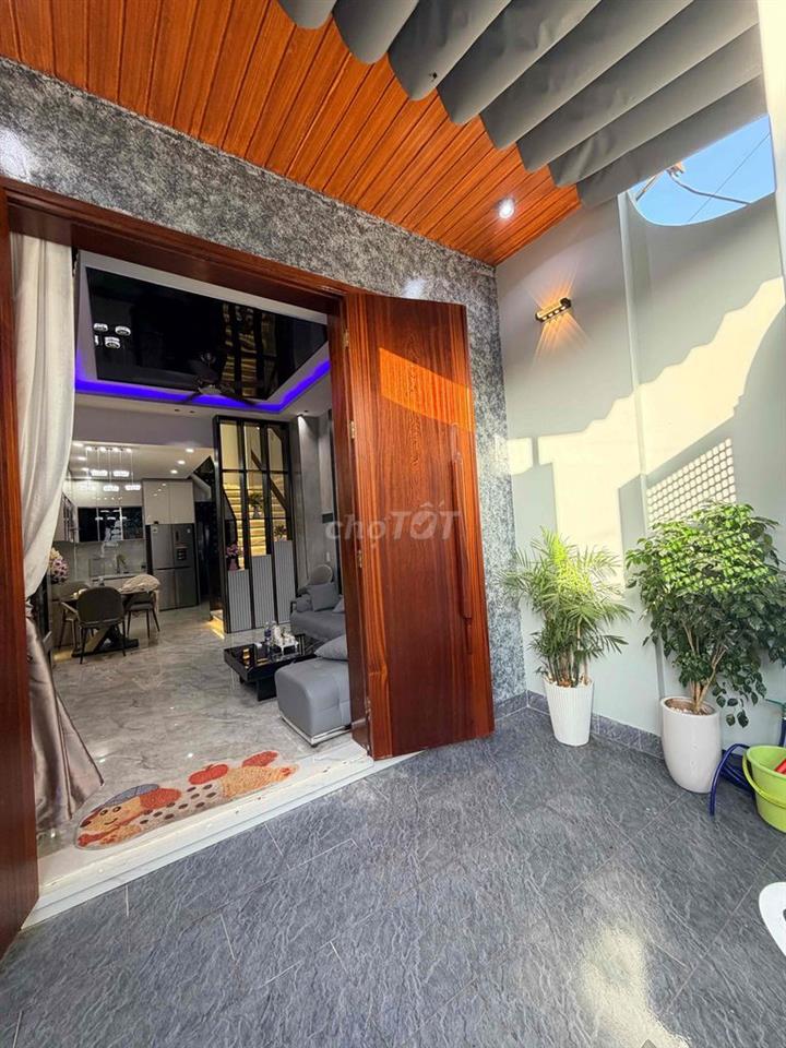 chính chủ bán căn sát biển Nguyễn Tất Thành,  Ngay Hoàng thị loan.