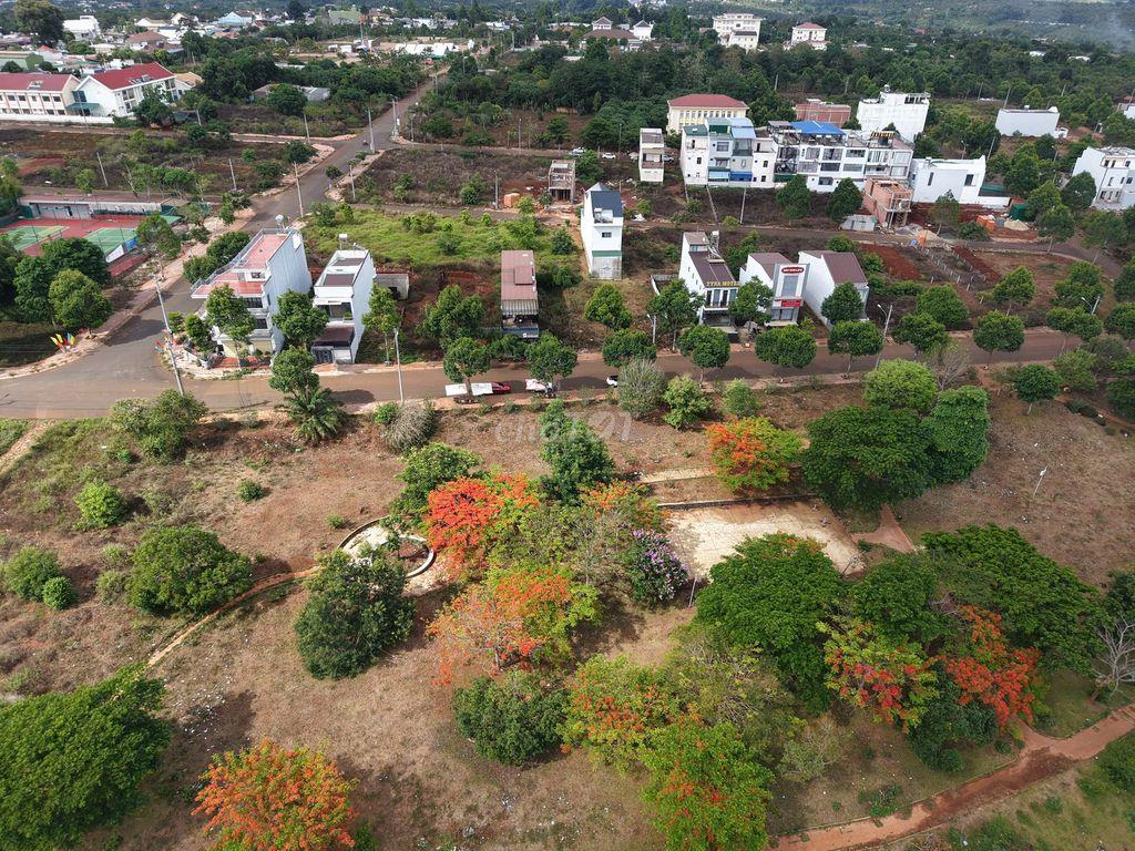 Cần bán 1 số lô góc tại dự án Buôn Hồ Palama. 252m2 giá chỉ 3.9 tỷ