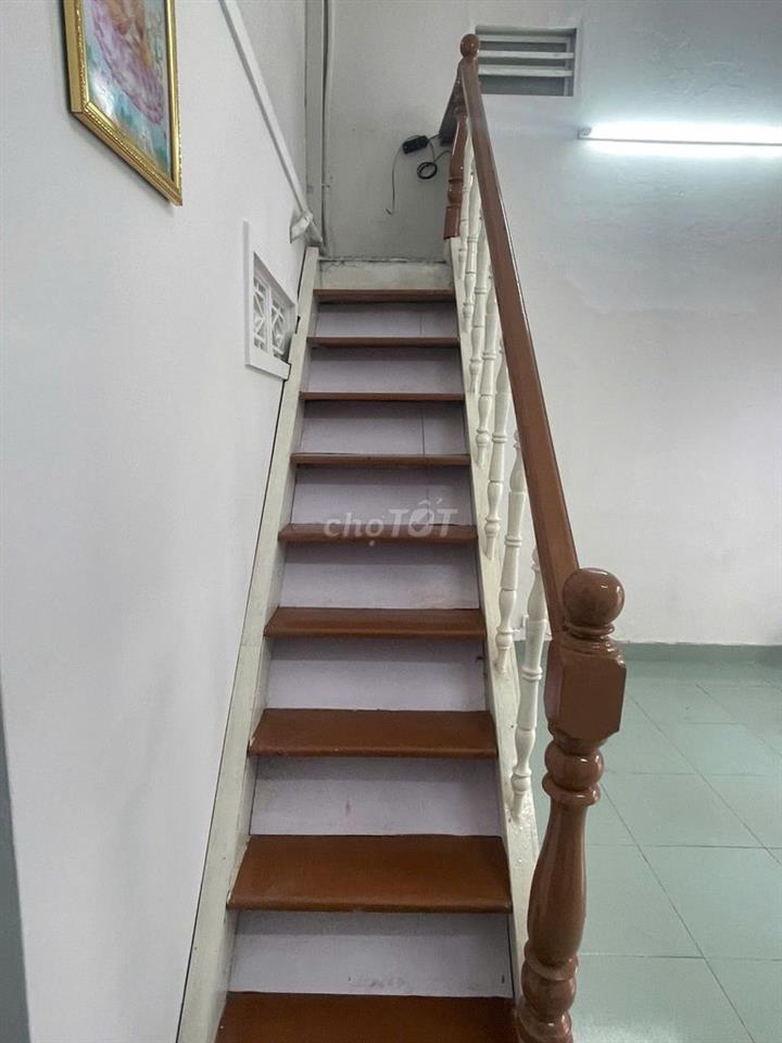 BÁN NHÀ MẸ NHU HẺM Ô TÔ 3.2 TỶ HƯỚNG BẮC CÓ TL
