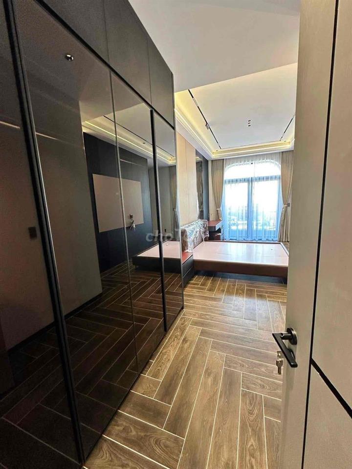 Mở Bán Căn Nhà Mặt Phố Kinh Doanh Buôn Bán Ngay Trung Tâm