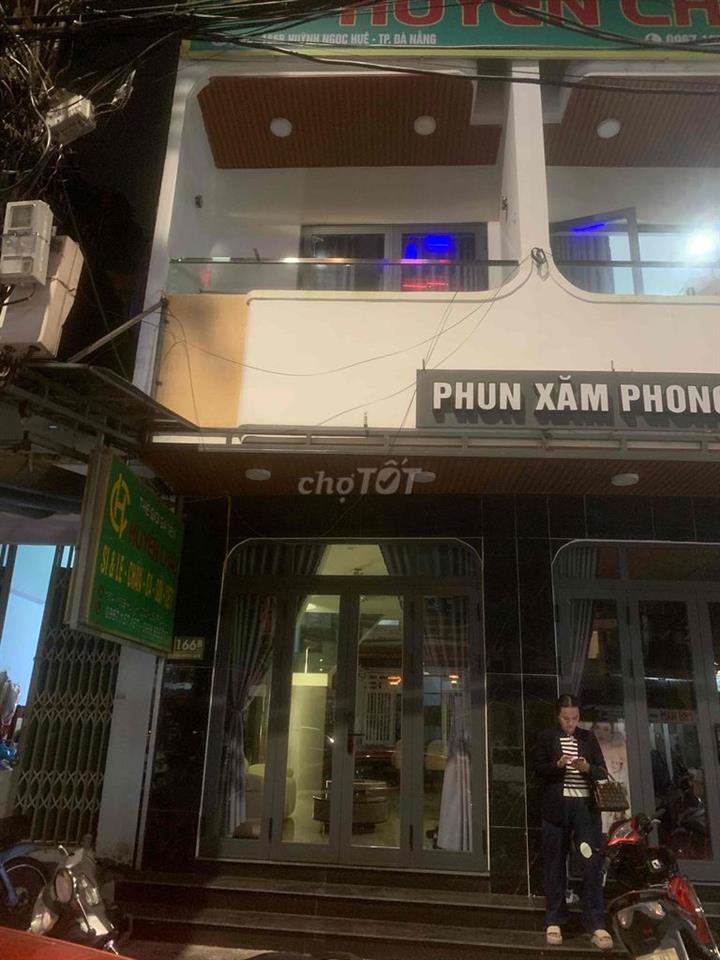 Bán nhà mặt tiền