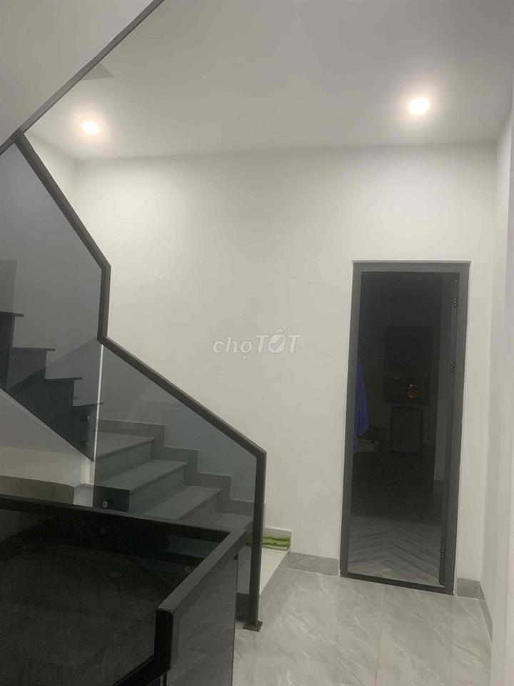 Bán nhà mặt tiền