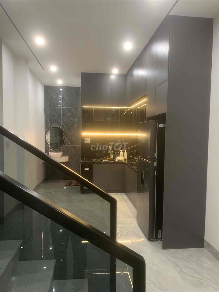 Bán nhà mặt tiền