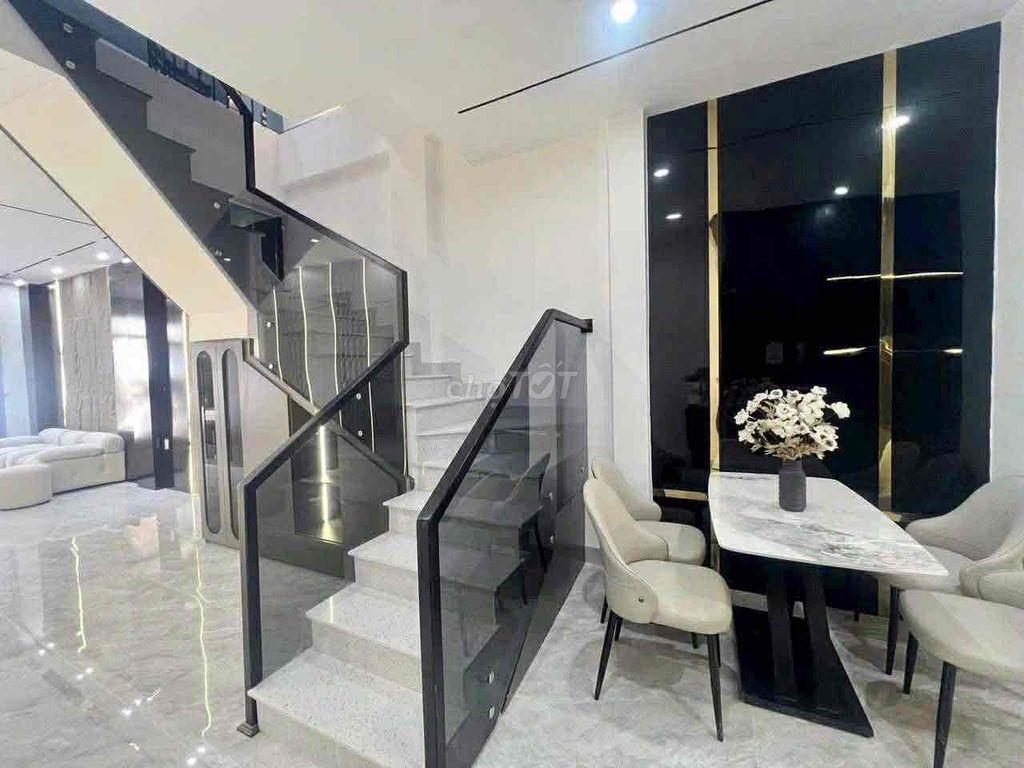 Bán nhà mặt tiền đường 10m5