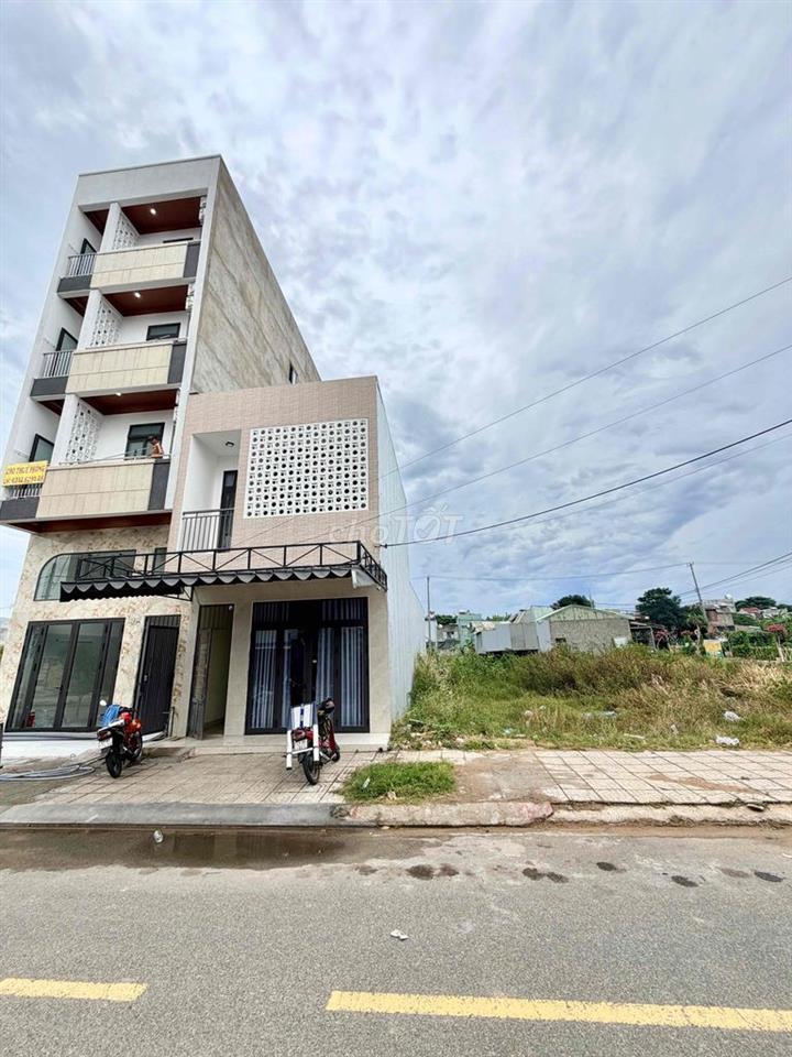 TÔI BÁN LÔ TRUNG LẬP 3 DT 120M2 . TRỤC CHÍNH THÔNG CỔNG CHUNG CƯ