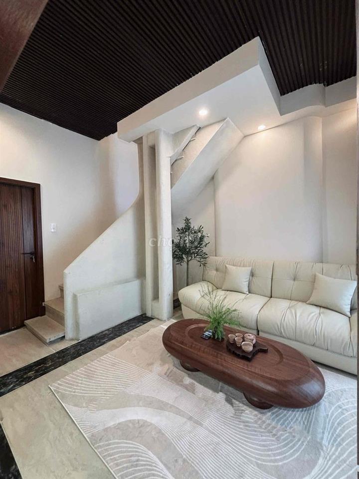 Bán nhà 45m2 Sát Mặt Tiền Nguyễn Hoàng