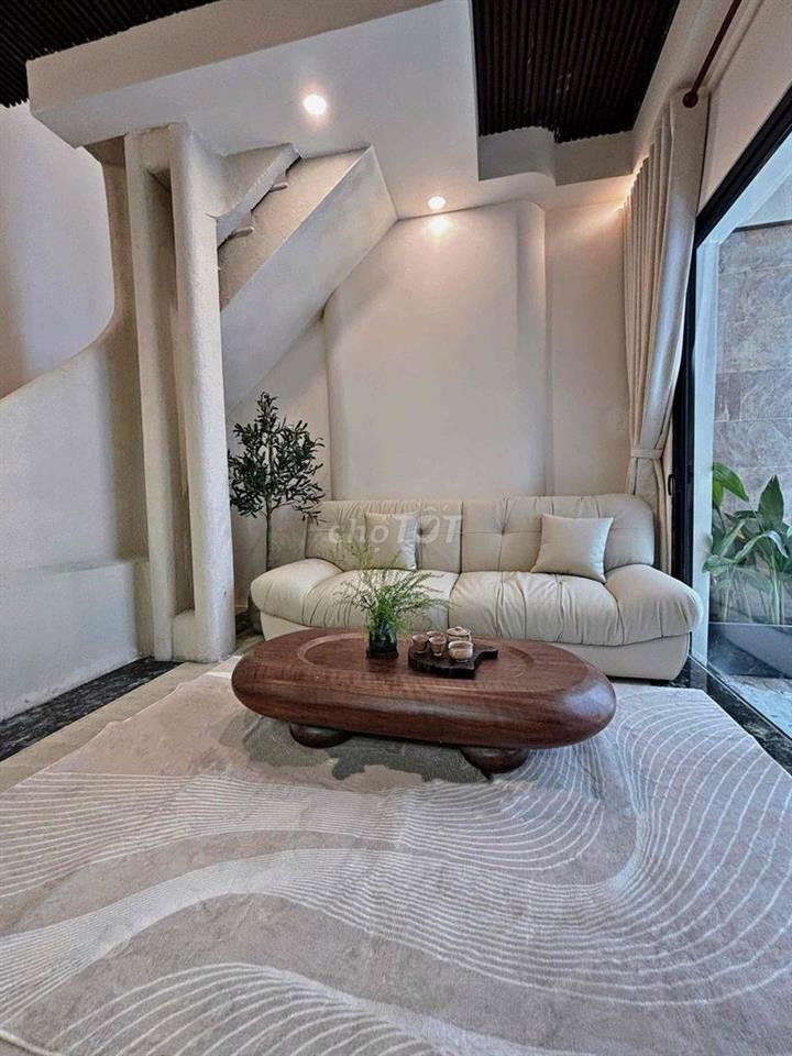 Bán nhà 45m2 Sát Mặt Tiền Nguyễn Hoàng
