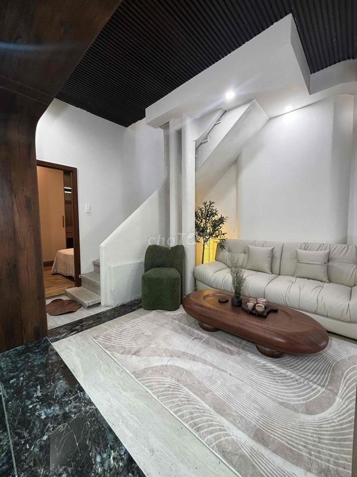 Bán nhà 45m2 Sát Mặt Tiền Nguyễn Hoàng