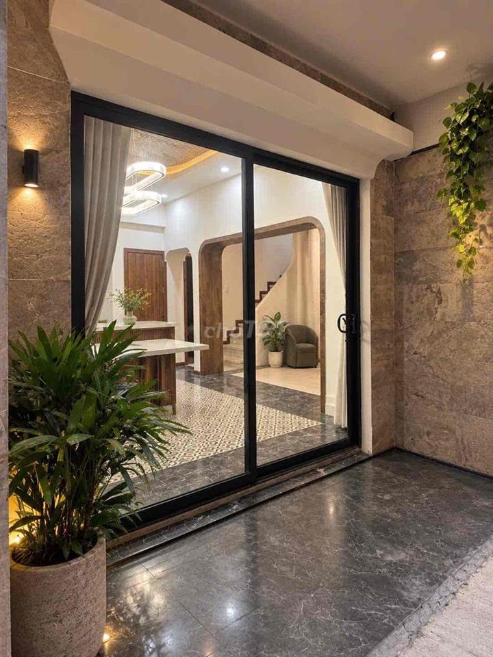 Bán nhà sát mặt tiền giao Nguyễn Văn Linh Đà Nẵng