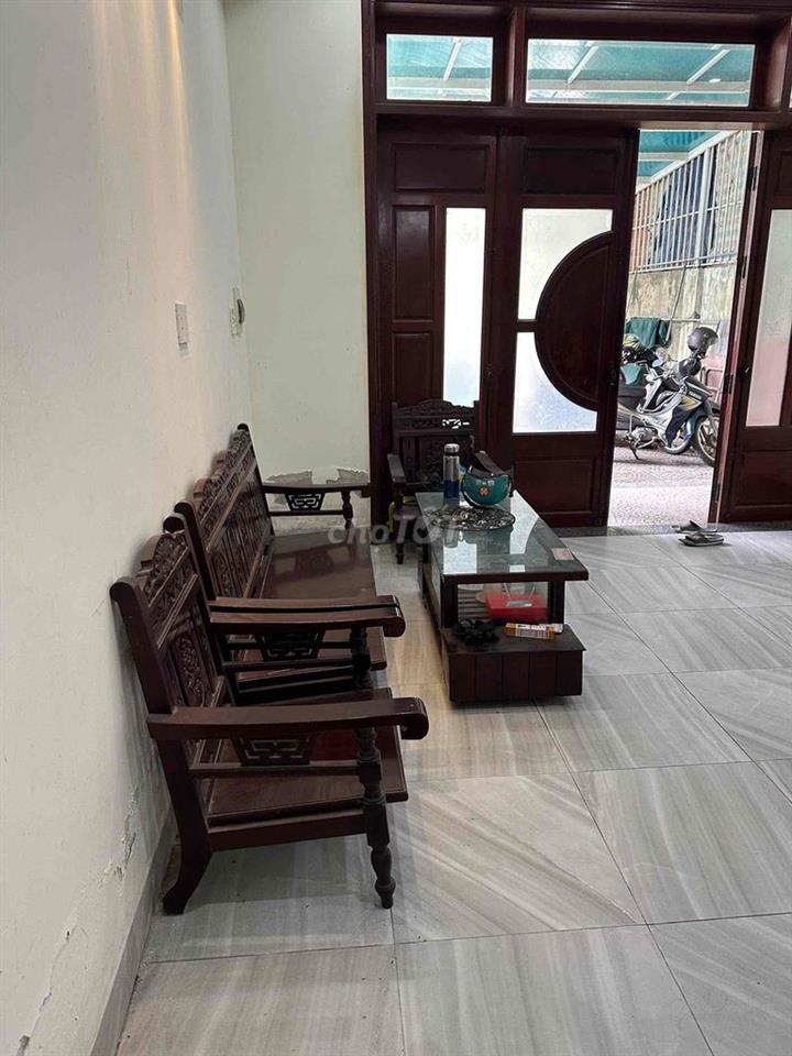Nhà mặt tiền 125m2, đường 10m5, đất đẹp, hướng Tây