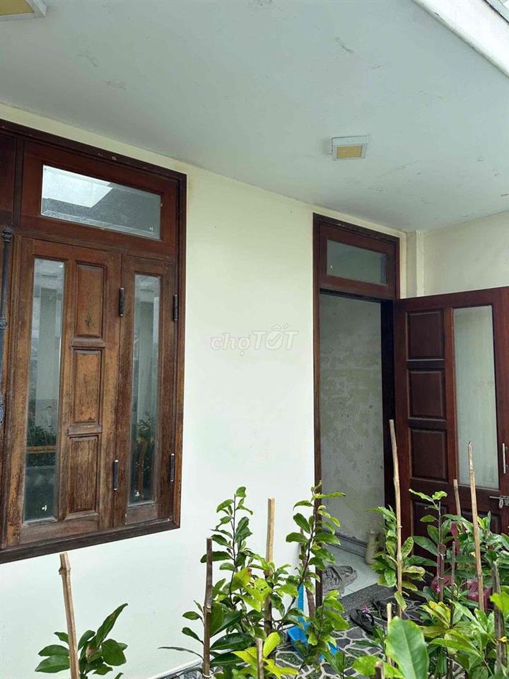 Nhà mặt tiền 125m2, đường 10m5, đất đẹp, hướng Tây