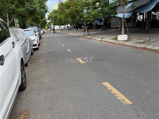 Chủ gấp bán nhà 3 tầng kiệt ô tô lớn chỉ 5 đ