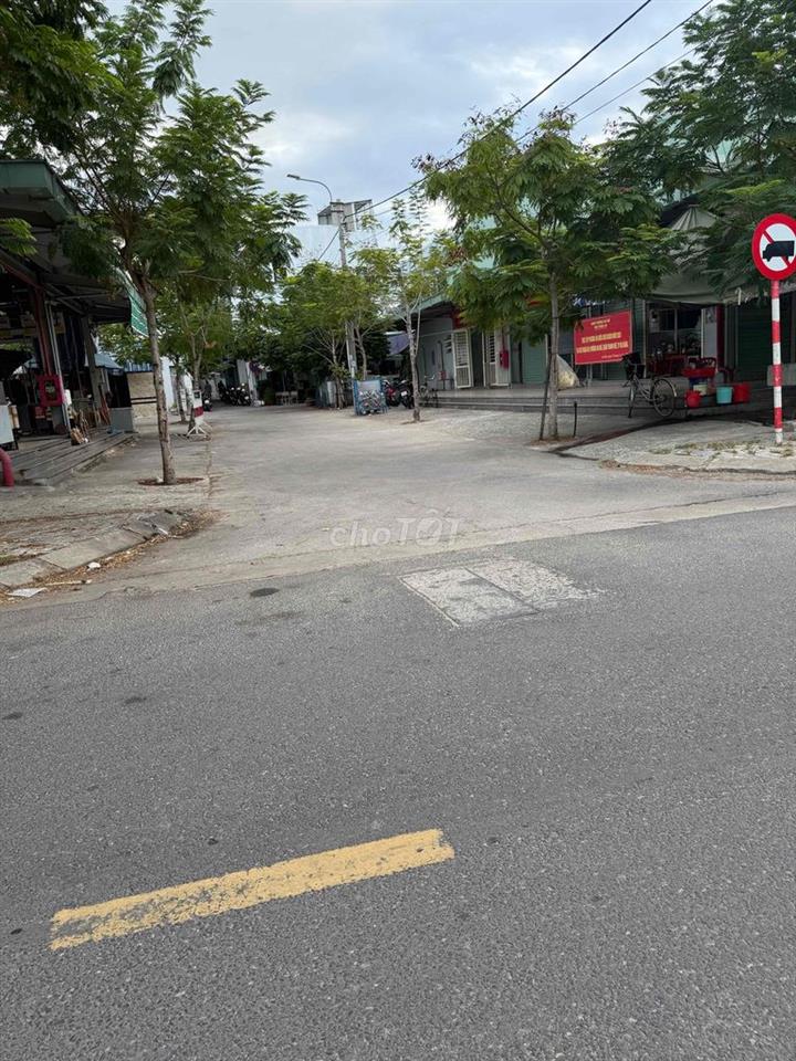 Chủ gấp bán nhà 3 tầng kiệt ô tô lớn chỉ 5 đ