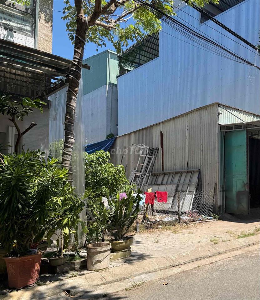 Bán gấp đất mặt tiền Hoà Minh nhỉnh 5 tỷ ngang 5 m đất vuông vứt