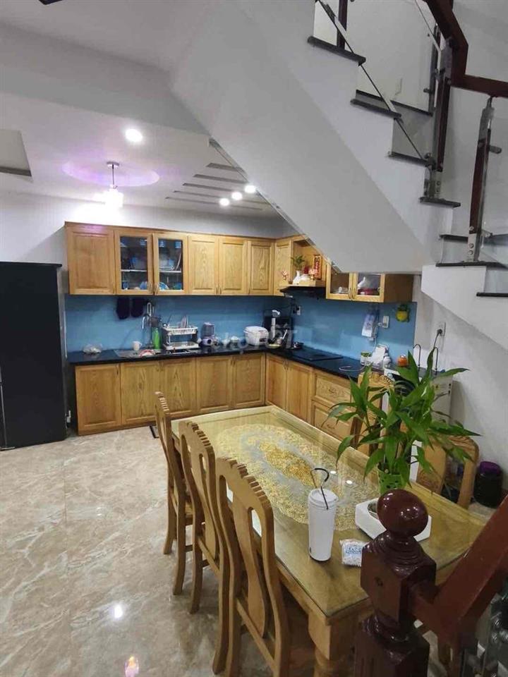 Sup hầm bán gấp nhà 3 tầng mặt tiền Hoà Phú 10