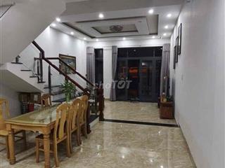 Sup hầm bán gấp nhà 3 tầng mặt tiền Hoà Phú 10