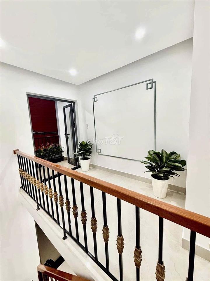 NHÀ 2 TẦNG LÔ GÓC KIỆT TRẦN CAO VÂN - SÁT BIỂN NGUYỄN TẤT THÀNH