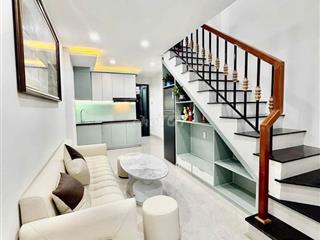 NHÀ 2 TẦNG LÔ GÓC KIỆT TRẦN CAO VÂN - SÁT BIỂN NGUYỄN TẤT THÀNH