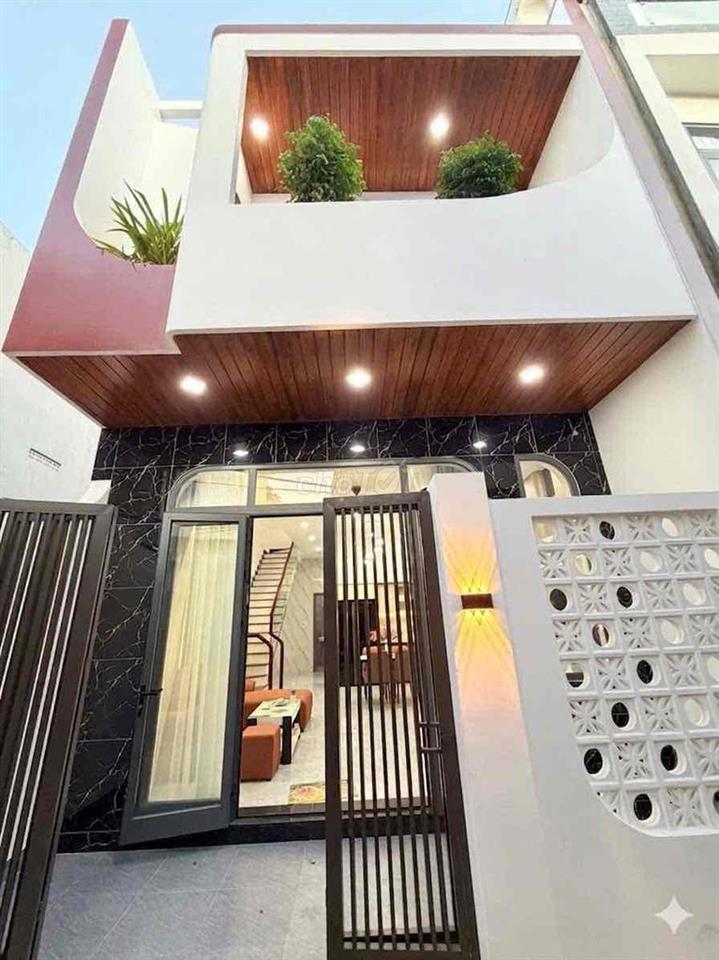Nhà 2 tầng siêu đẹp sát biển