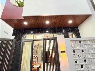 Nhà 2 tầng siêu đẹp sát biển