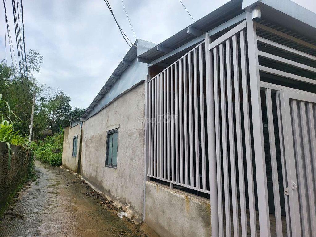 Bán 1 nhà cấp4, 2 mặt tiền kiệt ô tô xã Bà Nà như hình