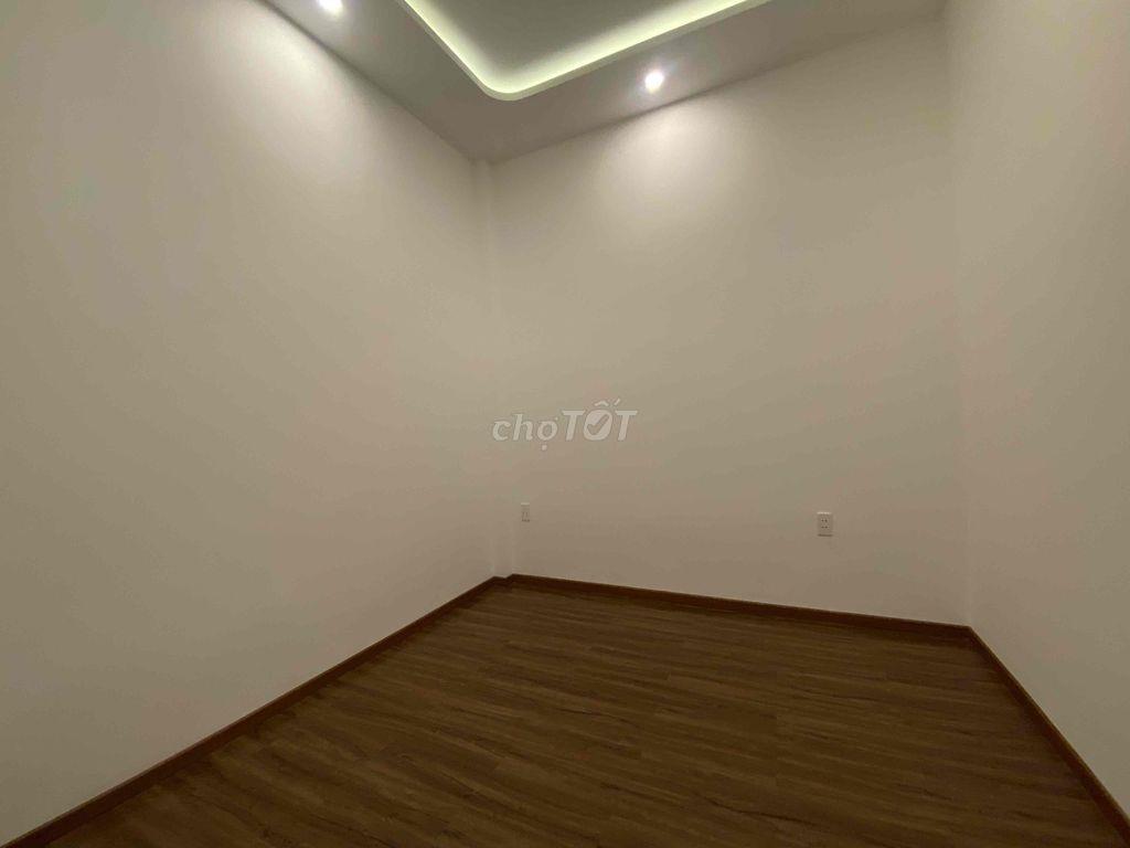 GIÁP VĂN CƯƠNG- Tầng 2 View biển Nguyễn Tất Thành,giá hời cho khách TC