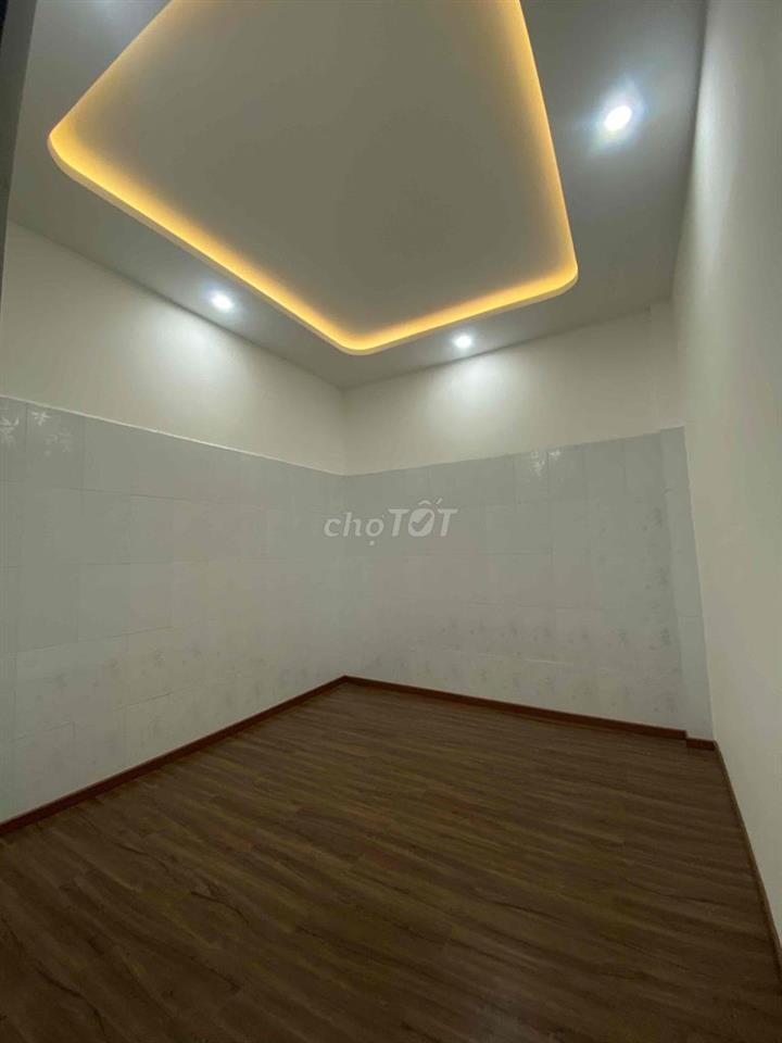 GIÁP VĂN CƯƠNG- Tầng 2 View biển Nguyễn Tất Thành,giá hời cho khách TC