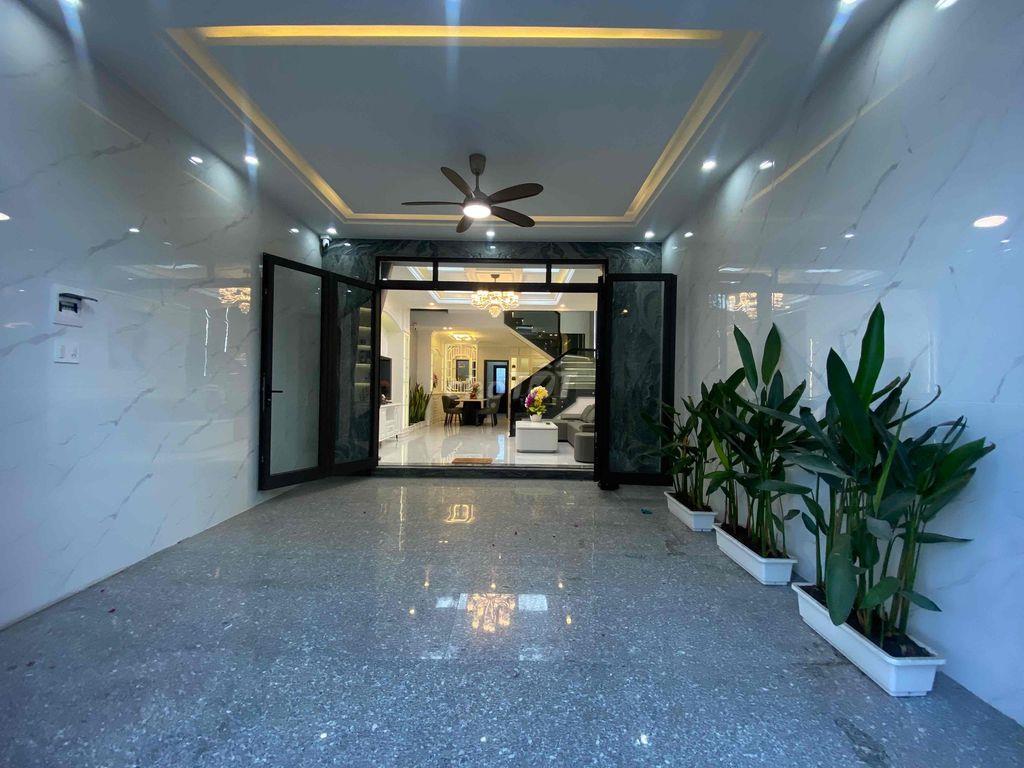 ❌Gả gấp Căn nhà 3 tầng tân cổ điển Hoà Phú gần trục Hoàng Thị Loa