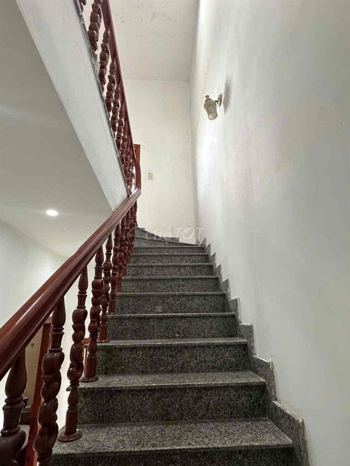 cho thuê nhà nguyên căn 3 tầng