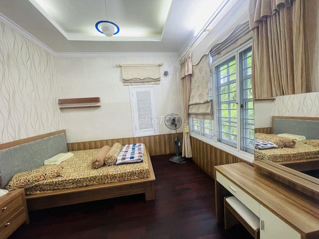 BÁN NHÀ BIỆT THỰ HAI MẶT TIỀN, TRUNG TÂM ĐÀ NẴNG, GẦN SÂN BAY 