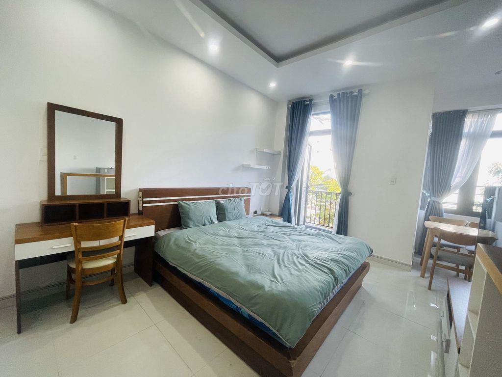 CHO THUÊ CĂN HỘ STUDIO FULL NỘI THẤT, BAN CÔNG, GẦN BIỂN MỸ AN 