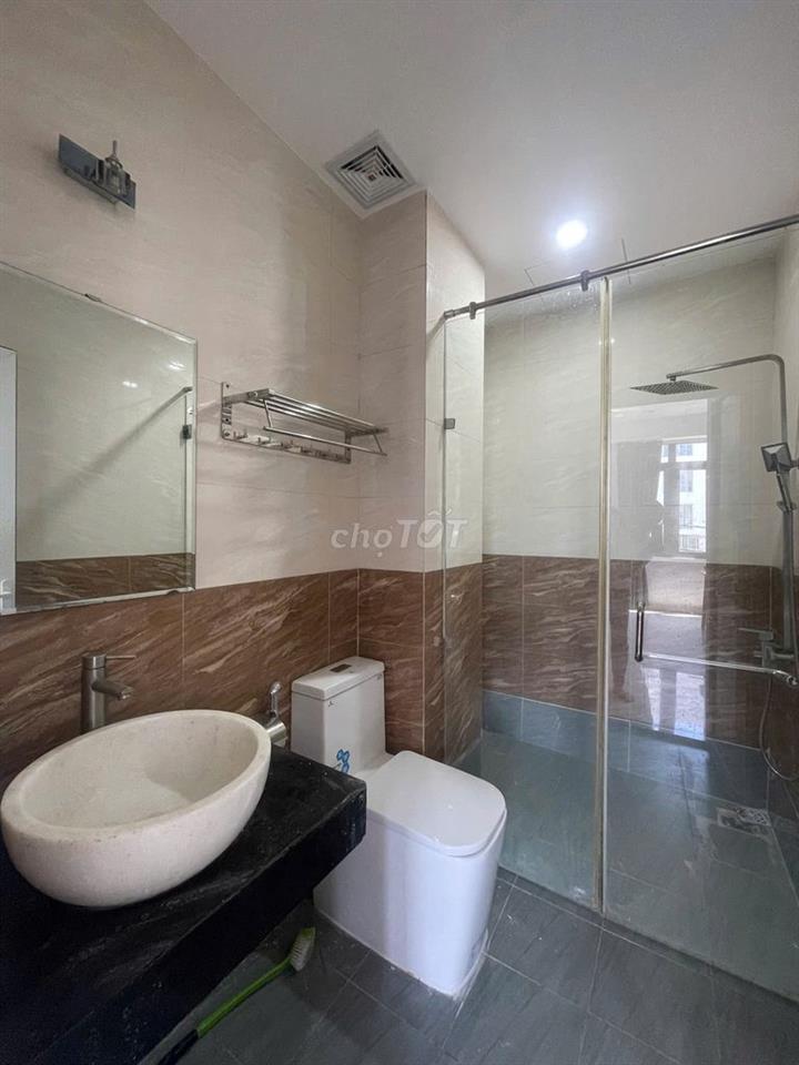 CHO THUÊ CĂN HỘ STUDIO FULL NỘI THẤT, BAN CÔNG, GẦN BIỂN MỸ AN 