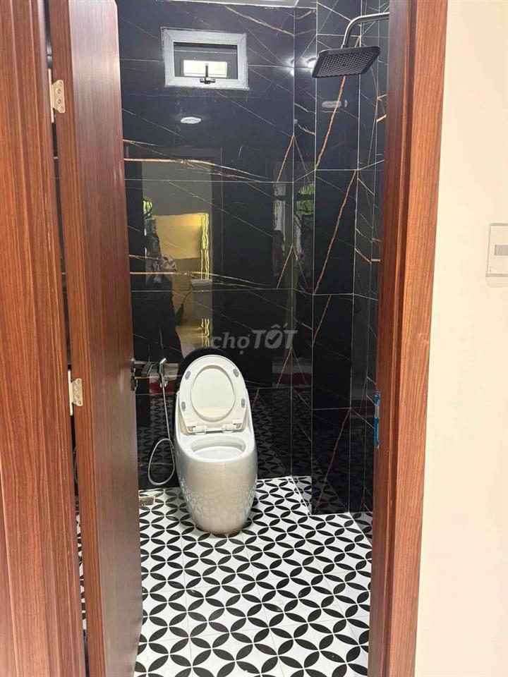 Nhà 3 tầng đẹp mới gần biển Nguyễn Tất Thành - Đà Nẵng