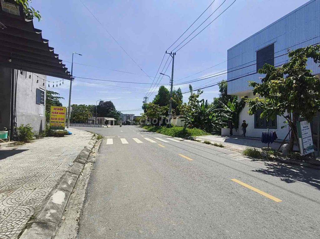 Bán đất đường 7m5 - DH2 Ngay Xã Bà Nà