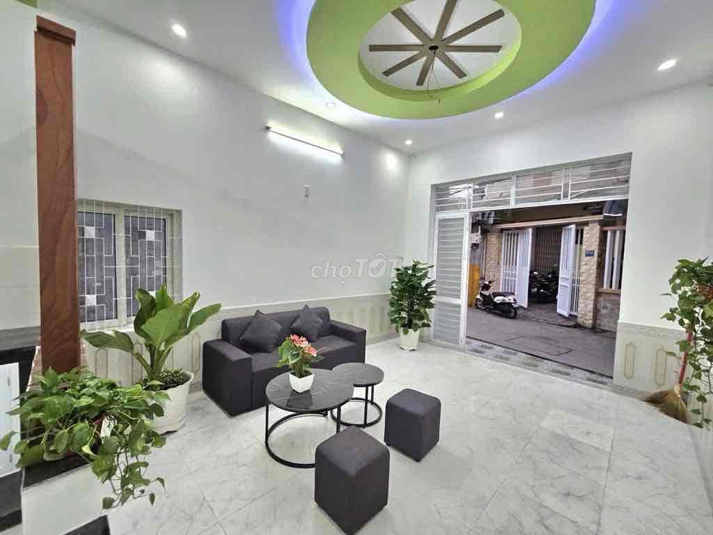 Bán đất tặng kèm nhà c4 gần ĐHBK giá nhỉnh 3.x tỷ